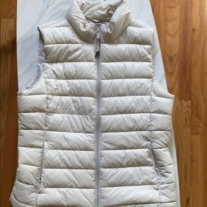 Gap puffer vest